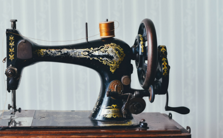 who invented the sewing machine