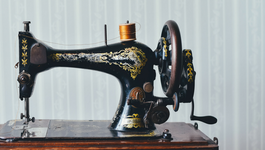 who invented the sewing machine